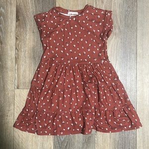 Fall Dress. Flowers.